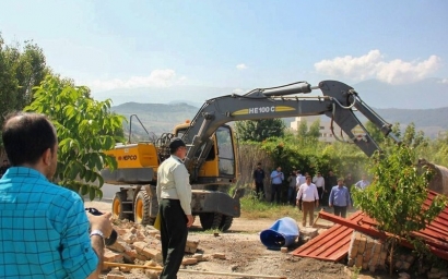 اجرای حکم تخریب ساخت و سازهای غیرمجاز در روستاهای گرگان