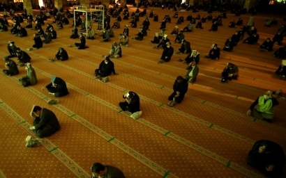 مراسم احیای شب نوزدهم ماه مبارک رمضان در مصلی گرگان