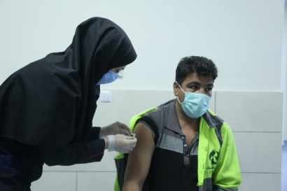 تزریق غیرقانونی واکسن کرونا، رییس شبکه بهداشت علی‌آباد را برکنار کرد