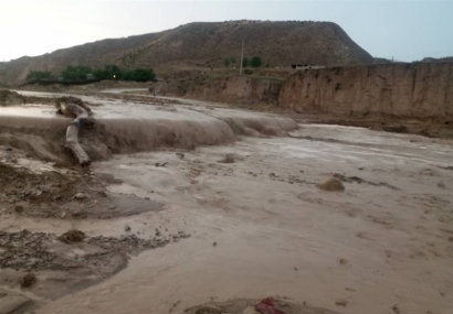 شرق استان گلستان همچنان درگیر سیلاب تابستانی است/ خسارت سیل شب گذشته به معابر و منازل مسکونی "آزادشهر"