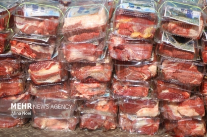۱۰۰۰ بسته معیشتی به همراه گوشت قربانی بین نیازمندان توزیع شد
